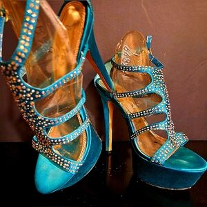 Bakers platform high-heeled sandals with rhinestone embellishments 8M